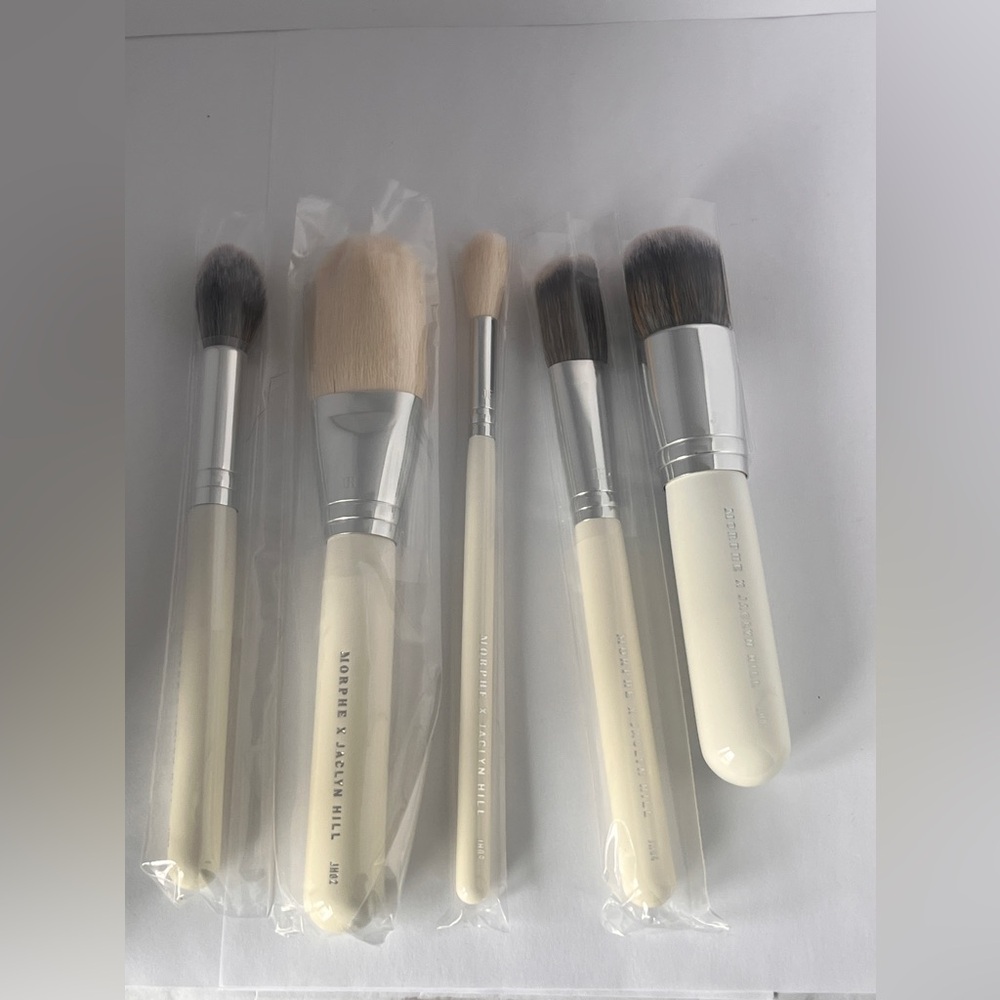 Morphe Jaclyn Hill Brush Set - Cream and Silver